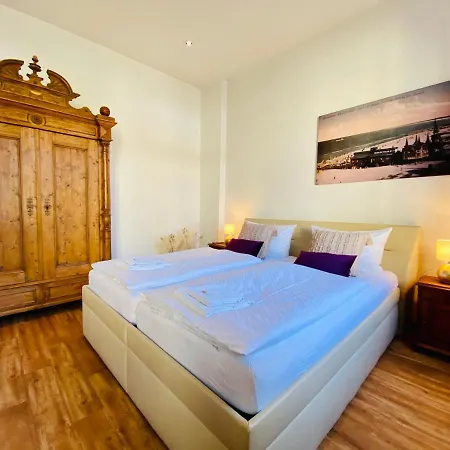 Apartment Anna - Johann Strauss *